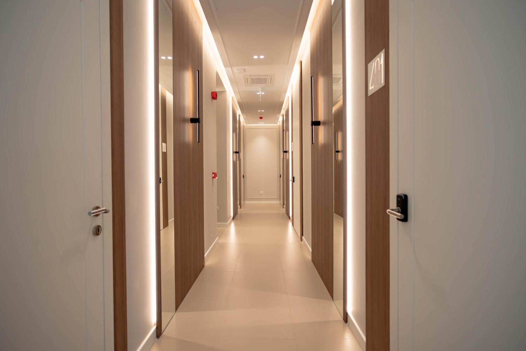 Royal Hill Hotel Vorë المظهر الخارجي الصورة
