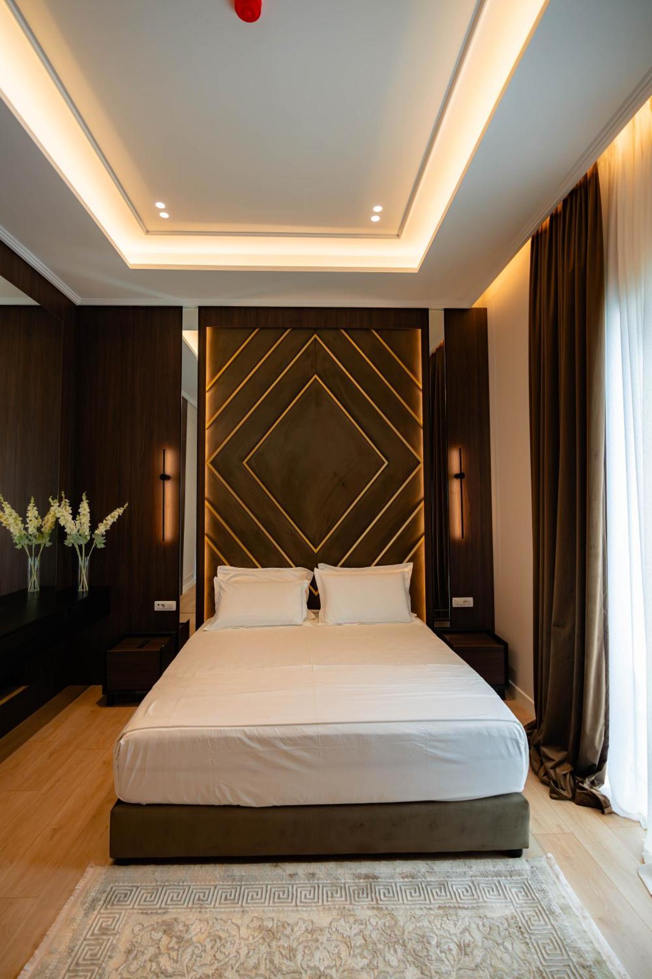 Royal Hill Hotel Vorë المظهر الخارجي الصورة