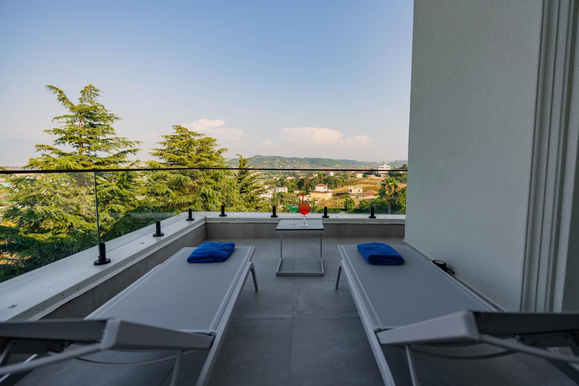 Royal Hill Hotel Vorë المظهر الخارجي الصورة