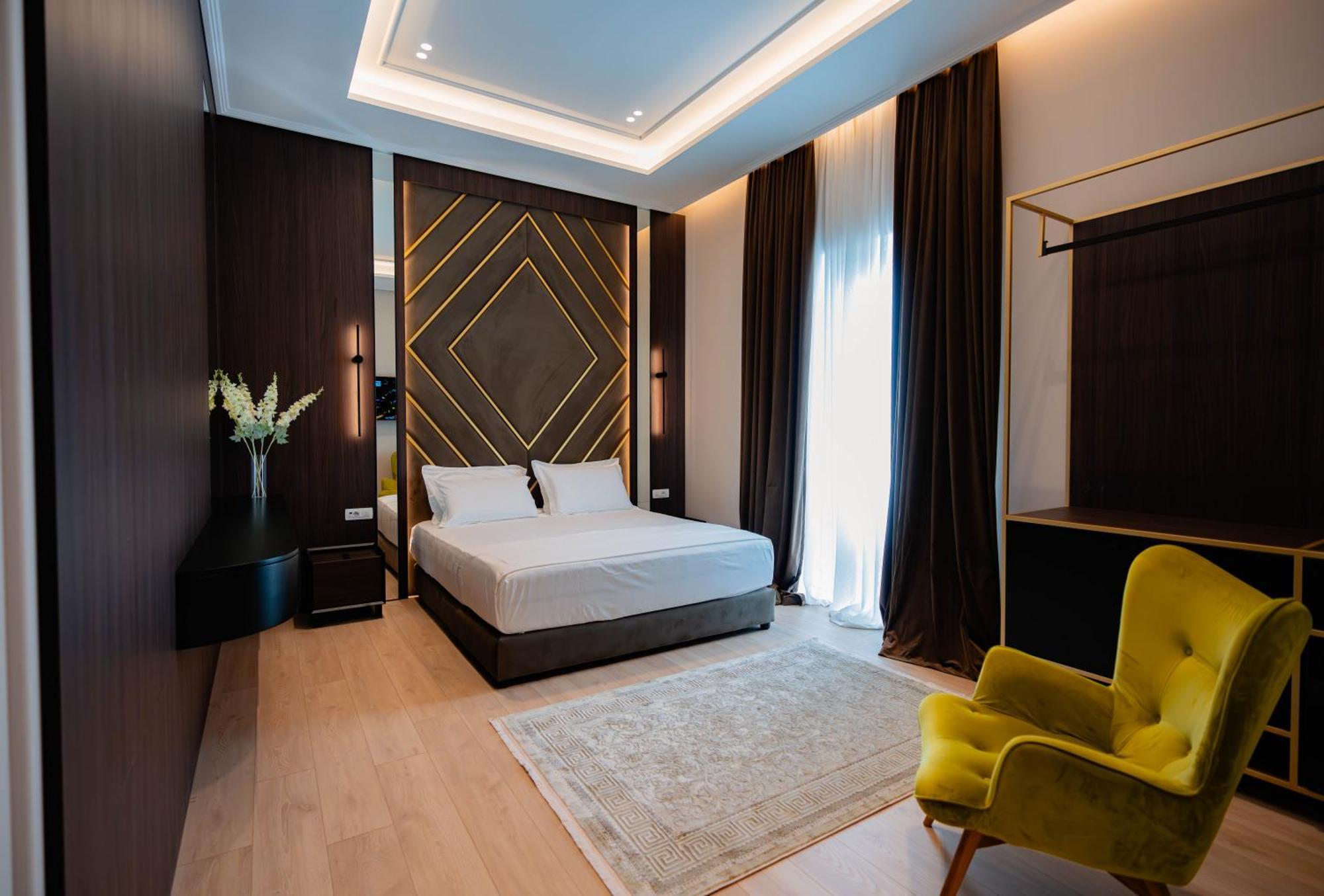 Royal Hill Hotel Vorë المظهر الخارجي الصورة