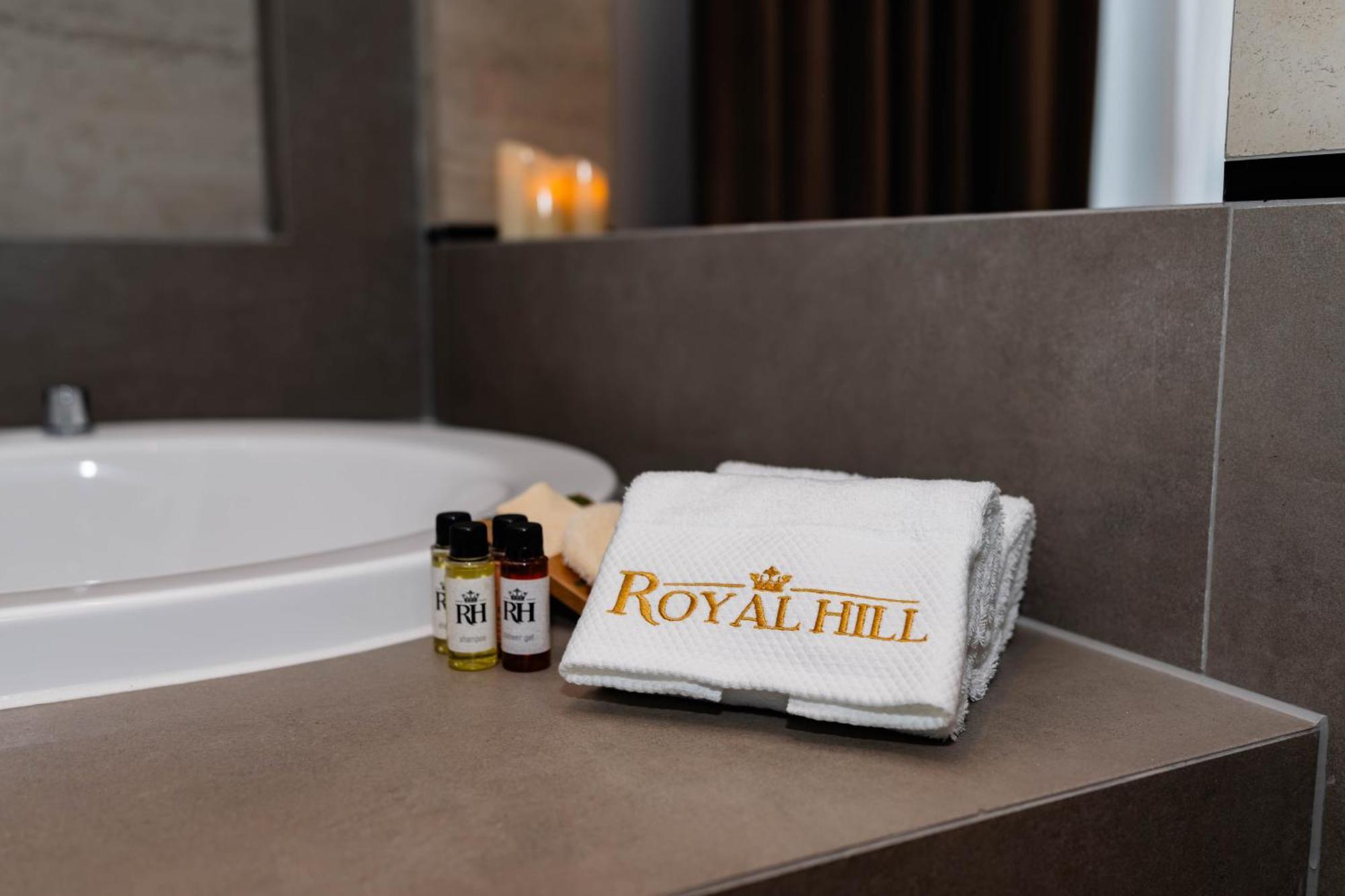 Royal Hill Hotel Vorë المظهر الخارجي الصورة