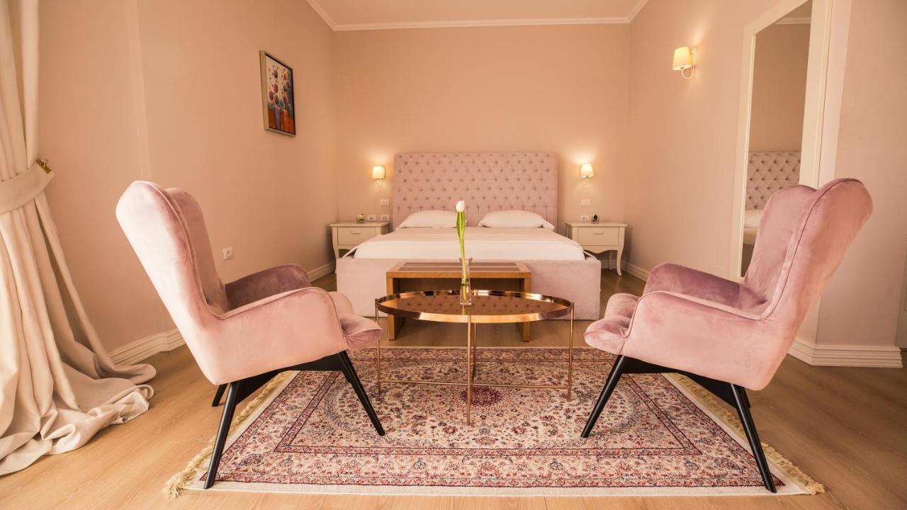 Royal Hill Hotel Vorë المظهر الخارجي الصورة