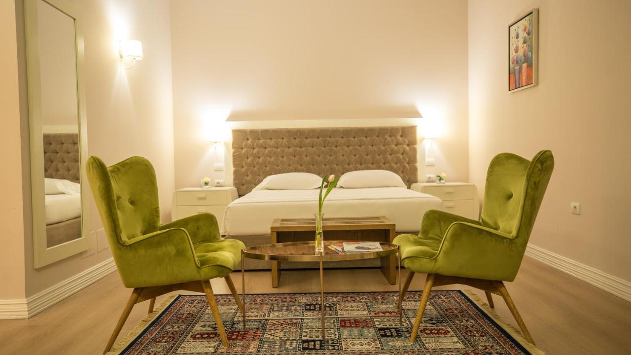 Royal Hill Hotel Vorë المظهر الخارجي الصورة