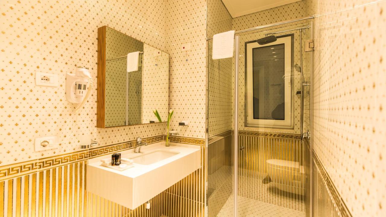 Royal Hill Hotel Vorë المظهر الخارجي الصورة